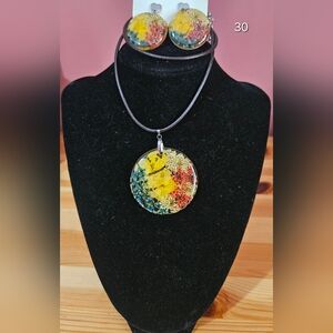 Floral Pendant Necklace